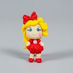 عروسک چسبونک